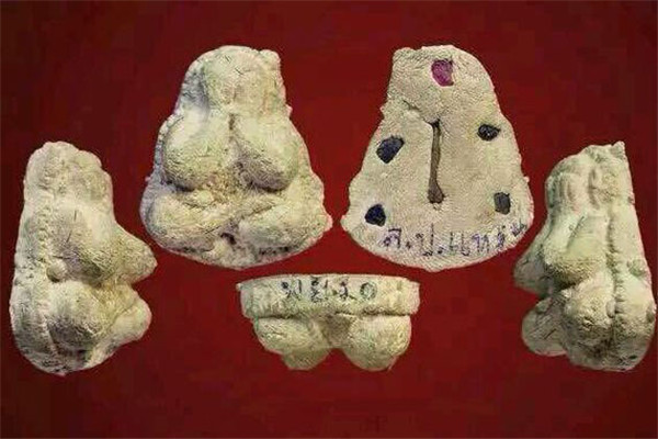 龙婆元必打（掩面佛）