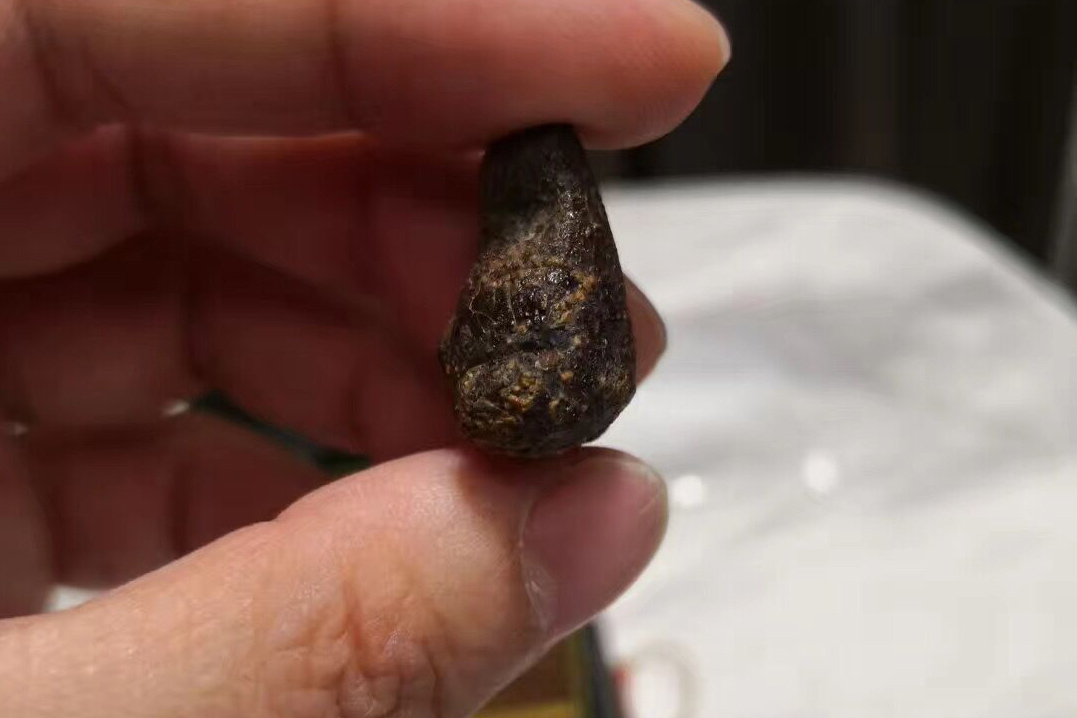 龙婆ยิ้ม小模掩面佛