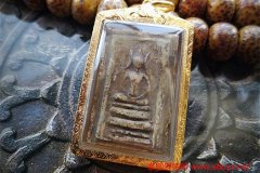 泰国佛牌种类小知识：阿赞多大师2411年崇迪佛牌详细讲解！