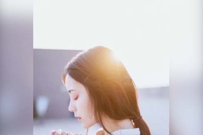 2019狮子座全年运势女:狮子座的男生们为什么一直盯着你看