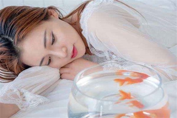 狮子座今日运气:狮子座们老后会有黄昏恋吗?