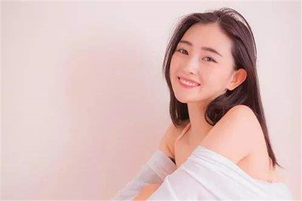 狮子座男生的财运:常见的爱情形式!狮子座的女生们“日久”会不会生情?