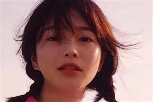 2011狮子座10月运势:狮子座的人如何应对即将到来的秀恩爱高峰期