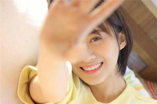 狮子座女生::狮子座没近视戴眼镜干嘛,装文艺么
