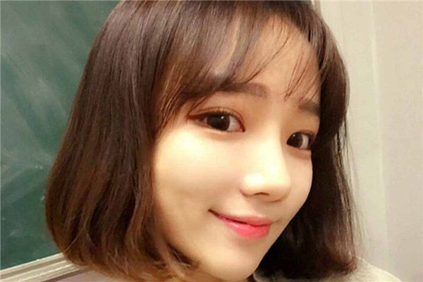 狮子座和双子座配吗?除了吃吃吃?狮子座们聚餐时都在干吗