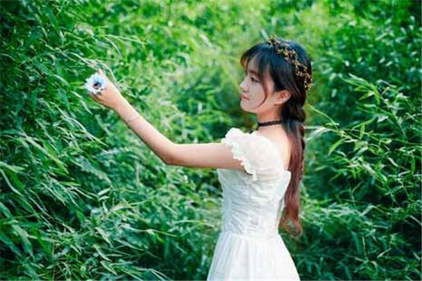 狮子座的上升星座:吃饭听到隔壁情侣打情骂俏,狮子座们作何反应