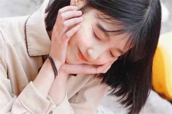 如何搞定狮子座男生,狮子座做过哪些年少无知的事,想起来就想扇自己耳光