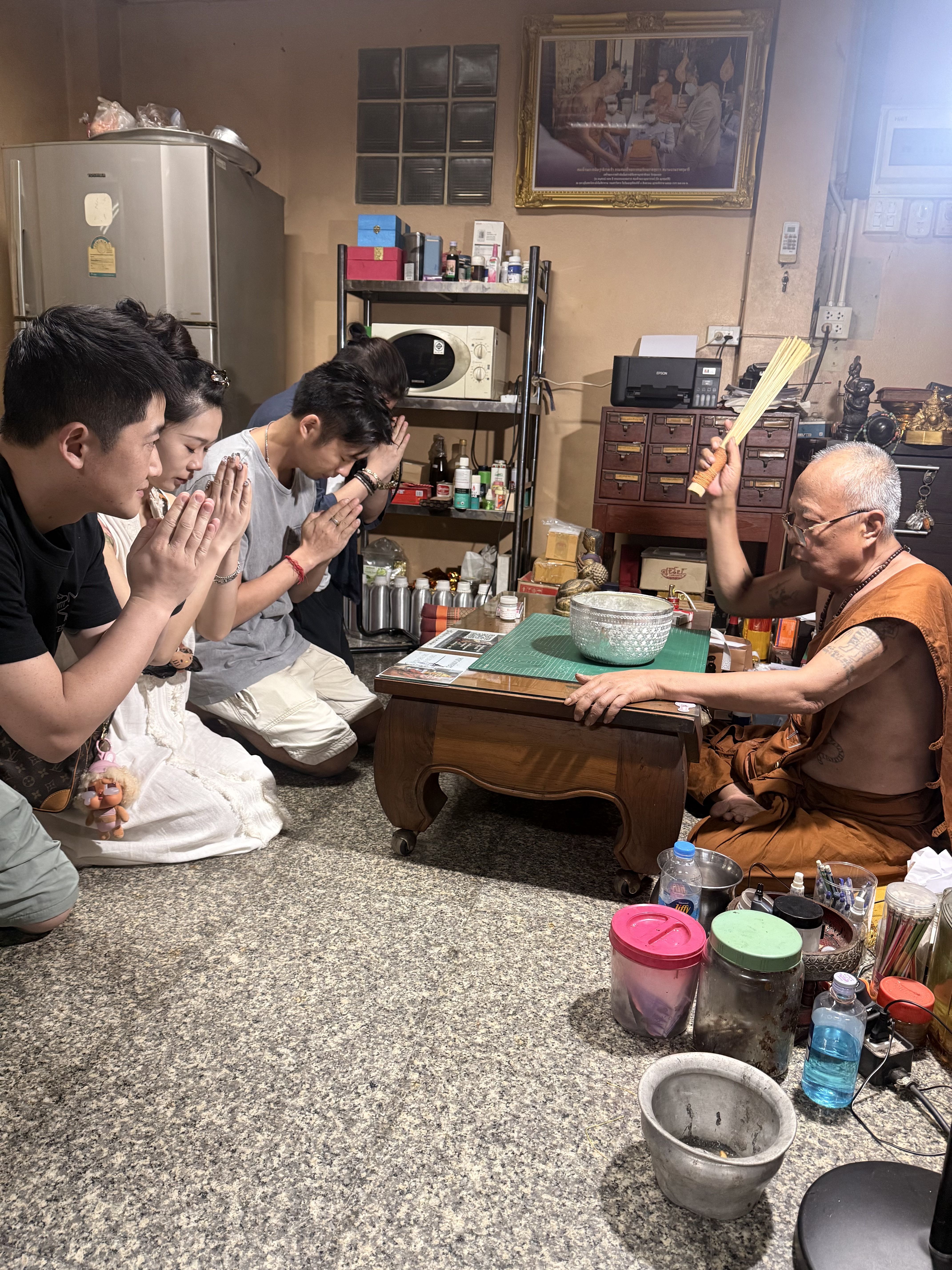龙婆初